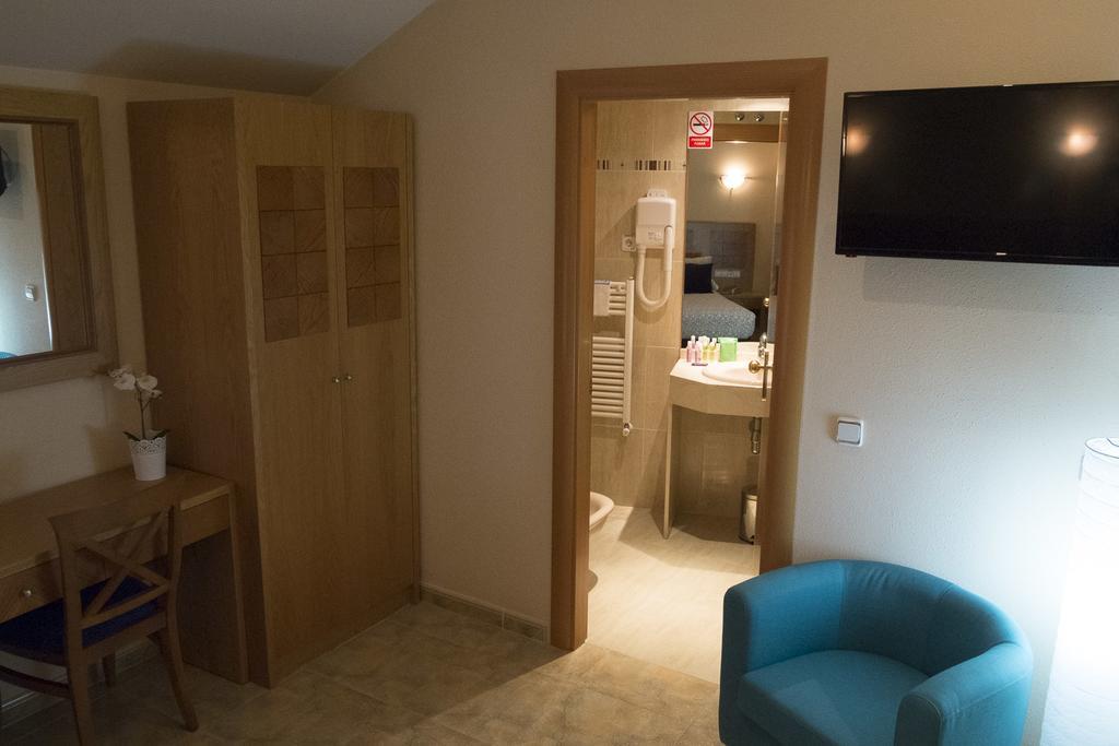 Hostal Azul El Molar Exteriör bild