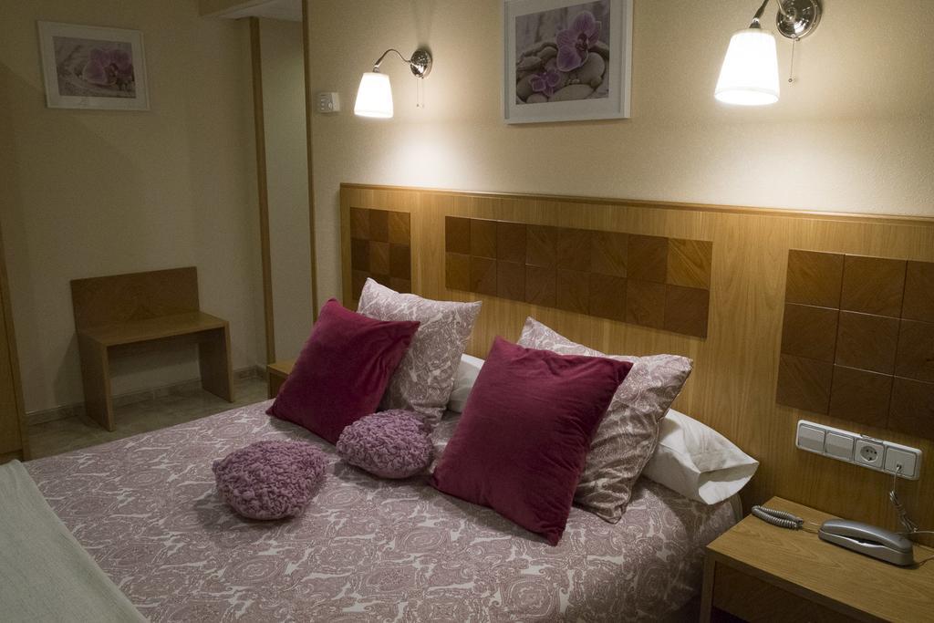 Hostal Azul El Molar Rum bild